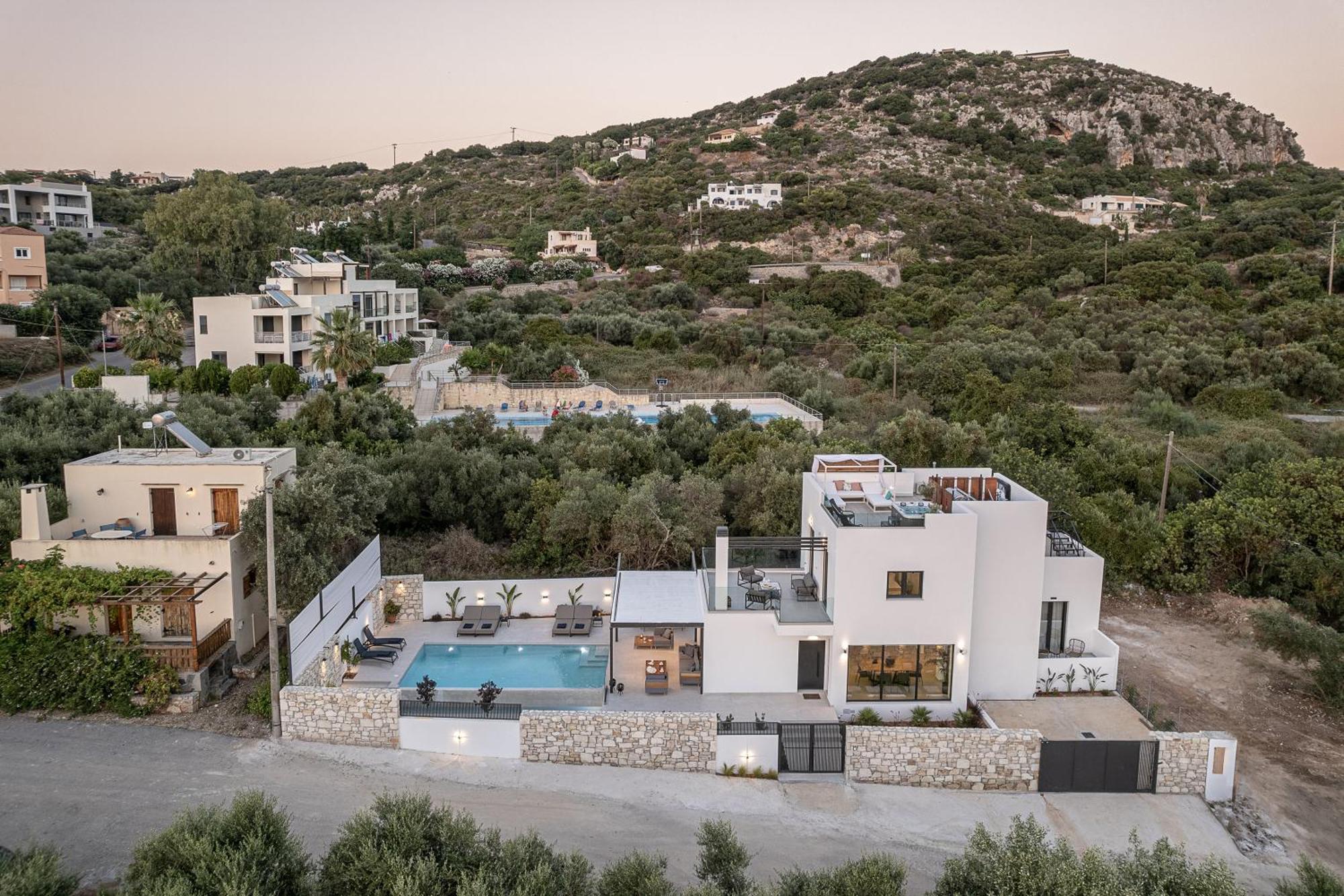 Avrilia Seaside Villa Heated Pool Almirida Dış mekan fotoğraf